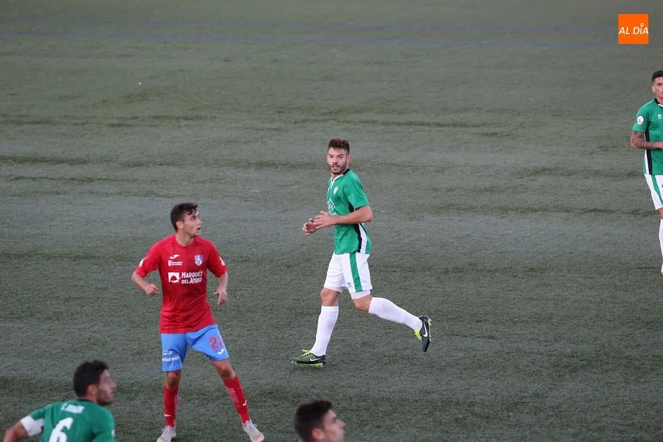 Foto 6 - El Guijuelo no puede acabar con la condici&oacute;n de invicto del Calahorra (0-0)