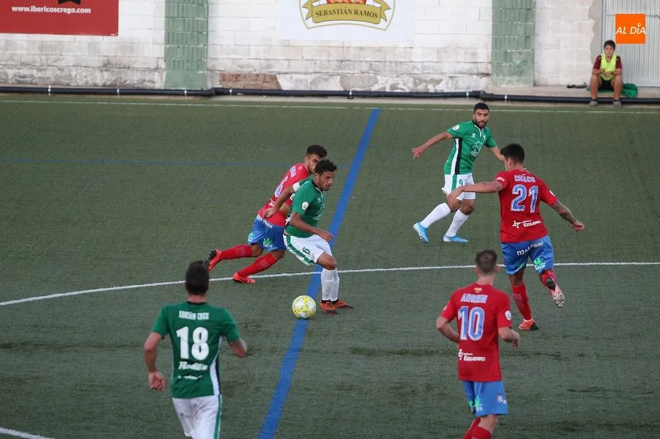 Foto 4 - El Guijuelo no puede acabar con la condici&oacute;n de invicto del Calahorra (0-0)