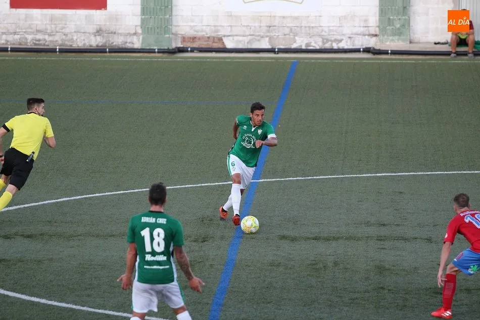 Foto 2 - El Guijuelo no puede acabar con la condici&oacute;n de invicto del Calahorra (0-0)