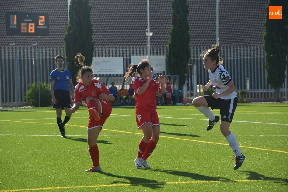 Foto 8 - El Salamanca UDS Femenino no termina de arrancar como local al perder con el Tres Cantos (2-3)