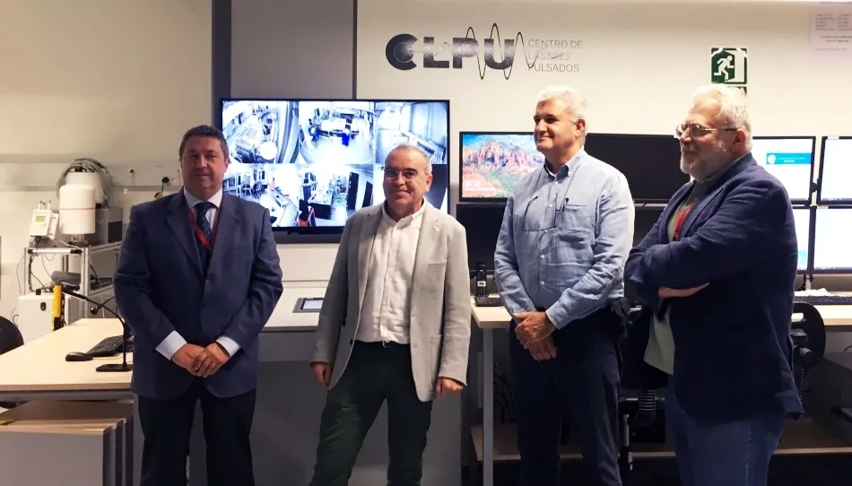 Visita al Centro de Láseres del Salamanca del consejero del Consejo de Seguridad Nuclear (CSN) Francisco Castejón, segundo por la izquierda