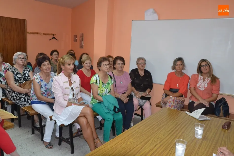 Foto 9 - Amanecer inaugura el curso 2019/2020, que trae una &lsquo;jubilaci&oacute;n&rsquo; y un traslado  