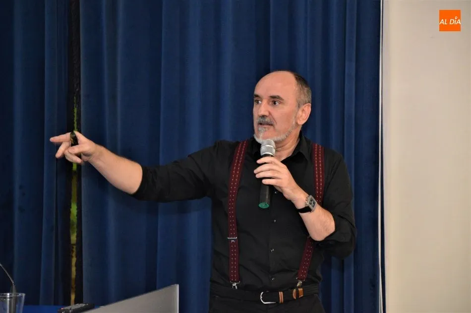 Foto 11 - Fernando Salinero presenta en la Sala de la Palabra su libro &lsquo;La senda del tigre&rsquo;