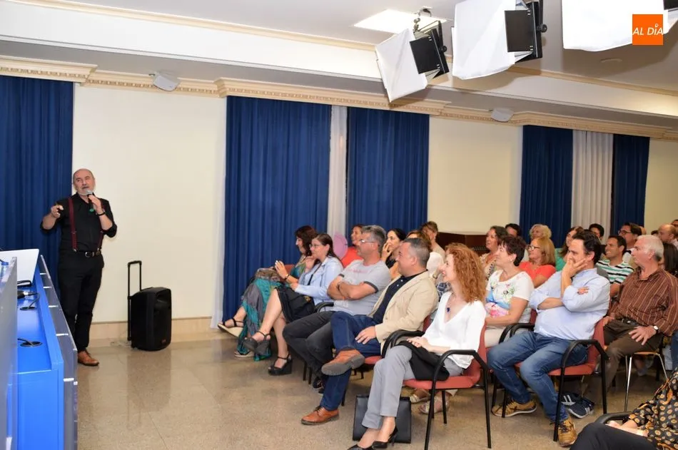 Foto 10 - Fernando Salinero presenta en la Sala de la Palabra su libro &lsquo;La senda del tigre&rsquo;