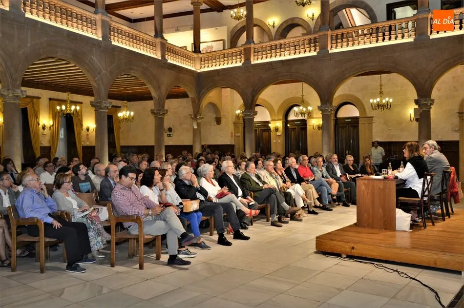 Foto 3 - Gran acogida de &lsquo;Casa baja&rsquo;, la novela de Ferreira Cunquero sobre un grupo de maquis