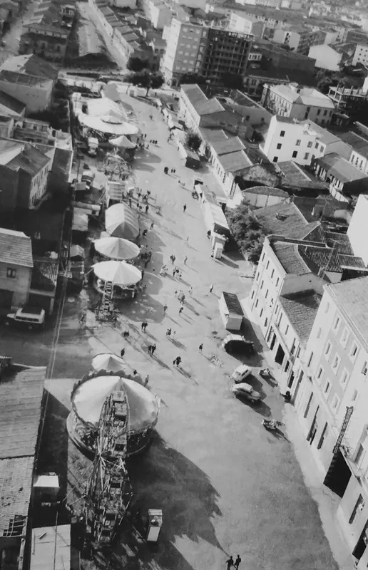 Foto 2 - Coches chocones, tiovivos y atracciones de feria en otros tiempos
