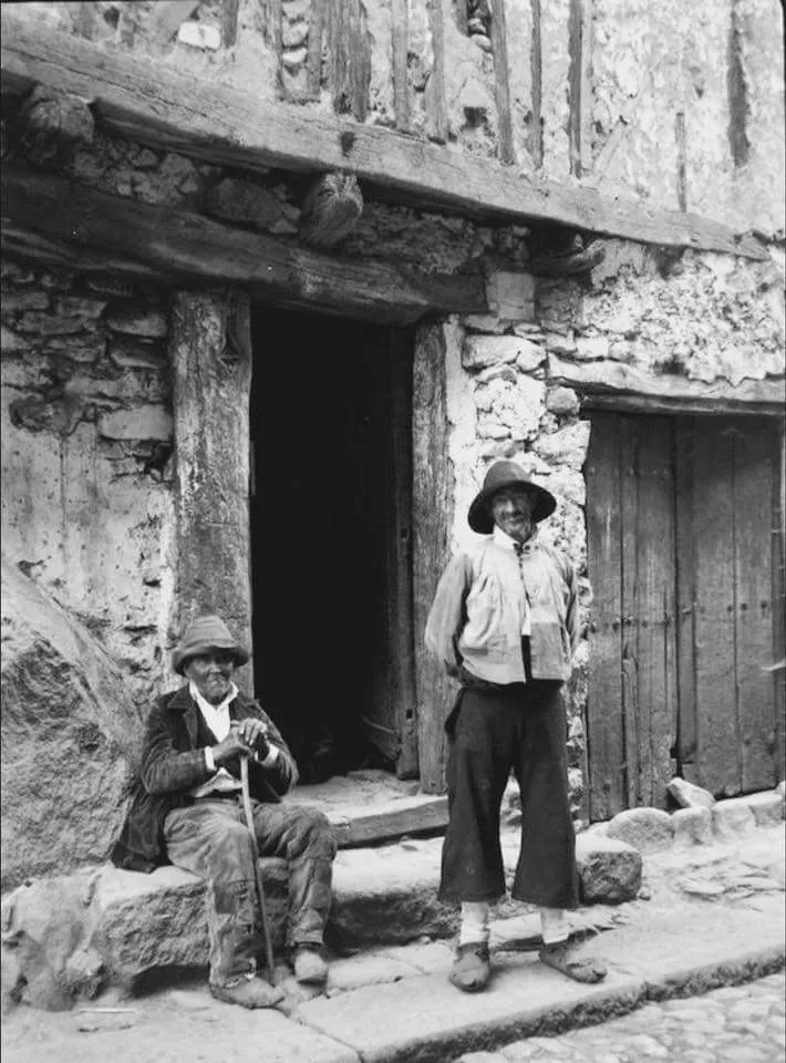 Foto 3 - Los albercanos y sus casas en la primera mitad del XX