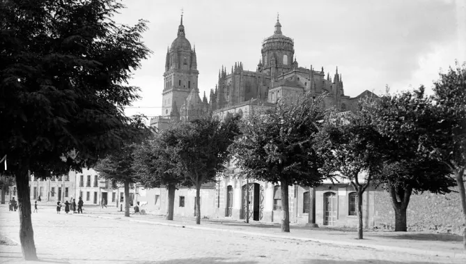 Las catedrales, desde la Puerta de San Pablo