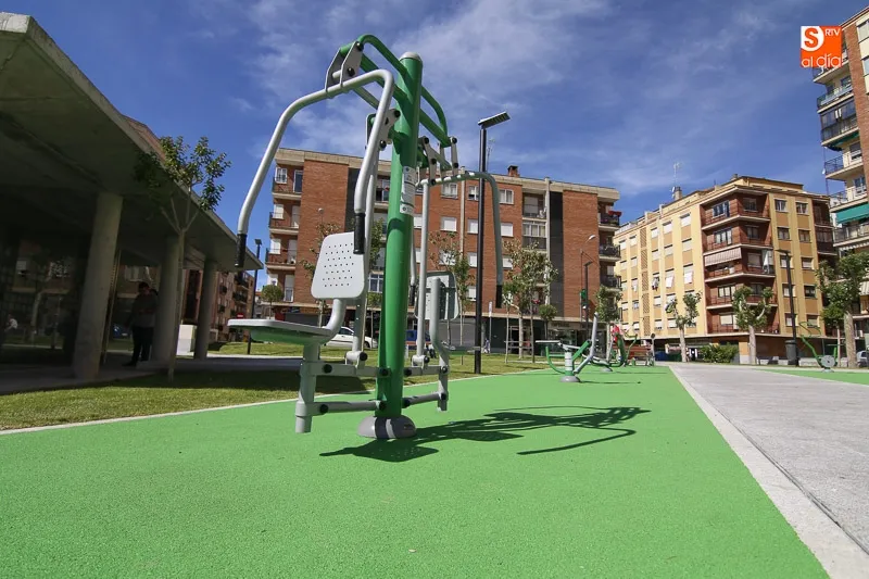 Aparatos biosaludables en el barrio Garrido.