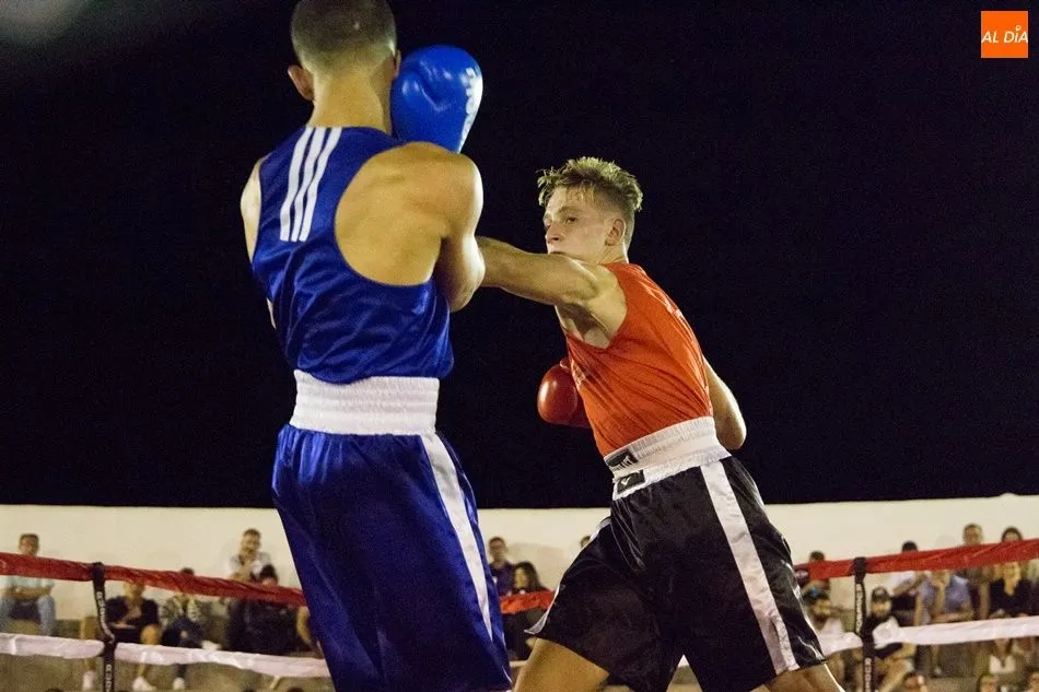 Foto 6 - Villoria vive una trepidante velada de boxeo