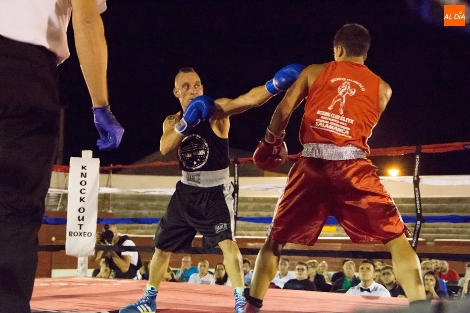 Foto 2 - Villoria vive una trepidante velada de boxeo