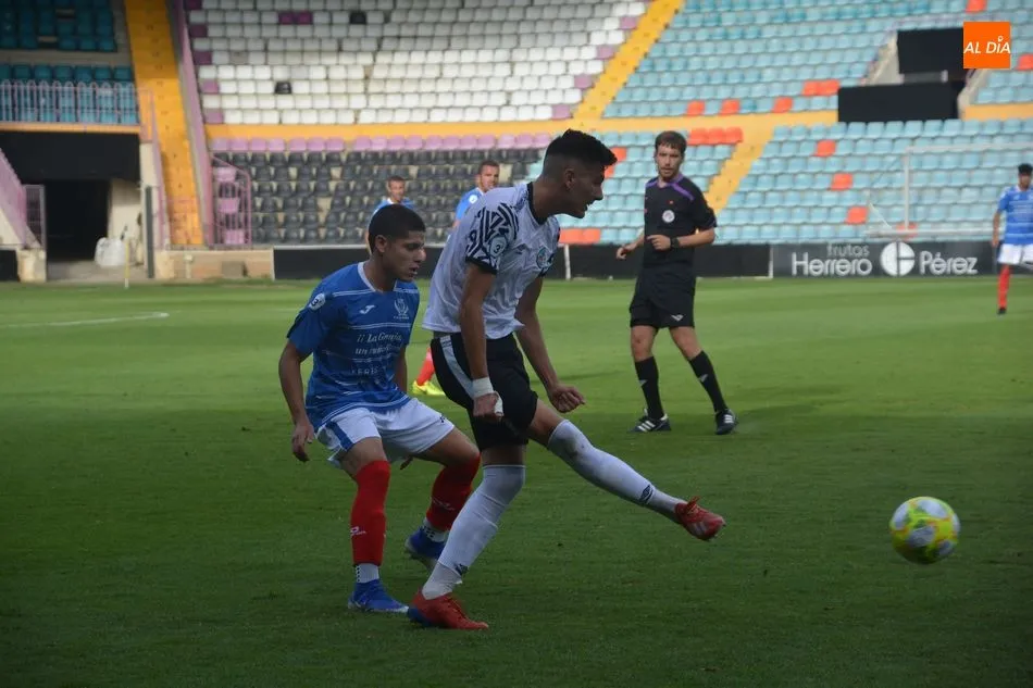 Foto 7 - El Salamanca UDS &lsquo;B&rsquo; remonta ante La Granja en su debut en el Helm&aacute;ntico y se mete en playoff...