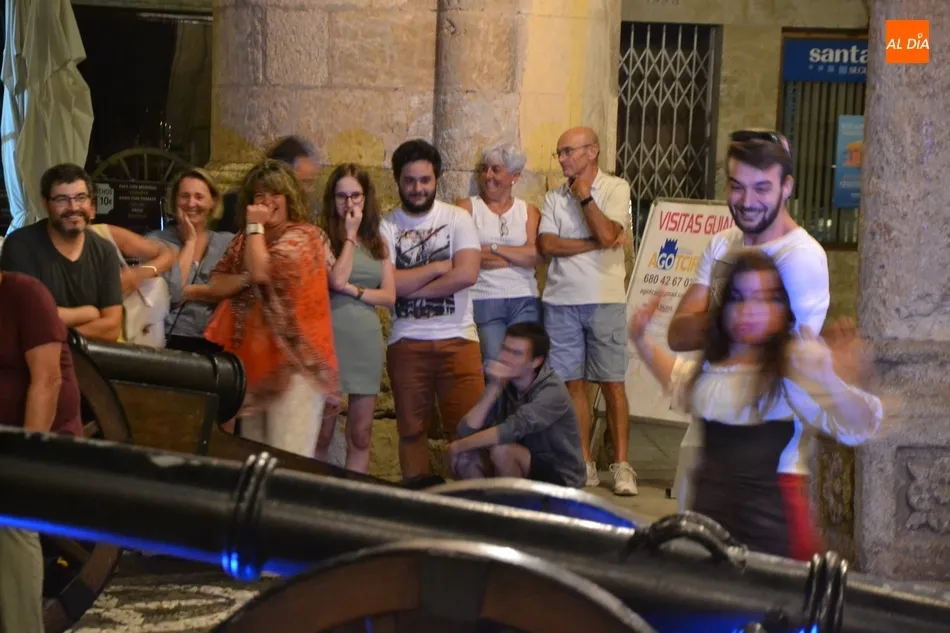 Foto 11 - Cerca de 200 personas toman parte en la despedida temporal de la Ruta de los Malditos  