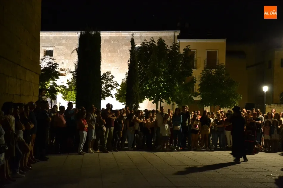 Foto 8 - Cerca de 200 personas toman parte en la despedida temporal de la Ruta de los Malditos  