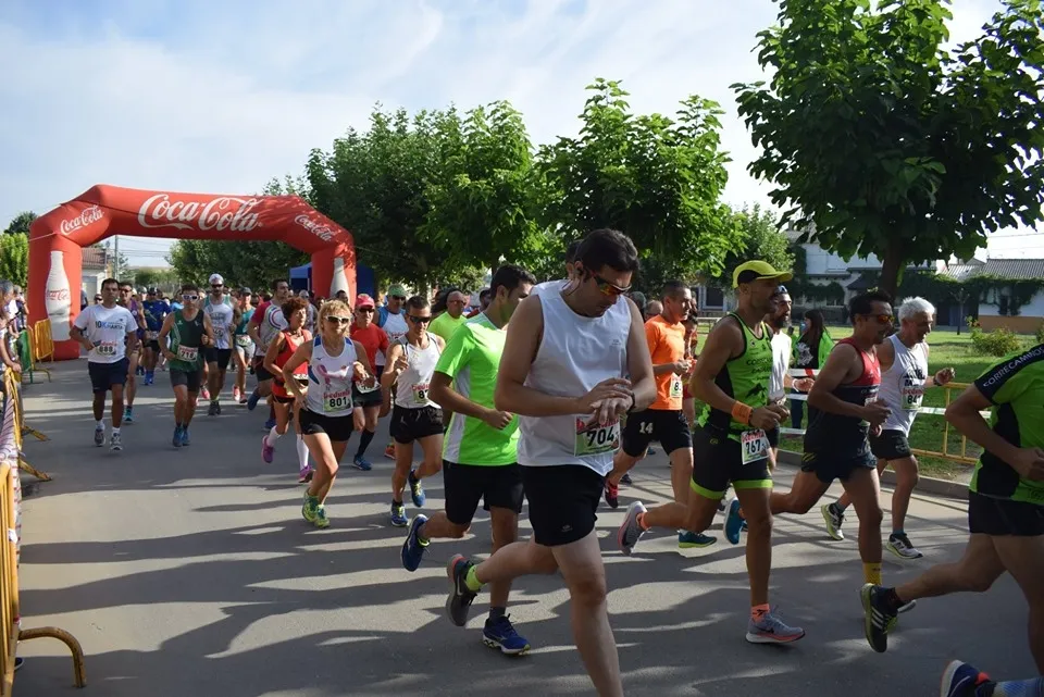 Foto 11 - Diego Fern&aacute;ndez y Elena Holguera vencen en la VIII Carrera Virgen de la Vega de Villoria