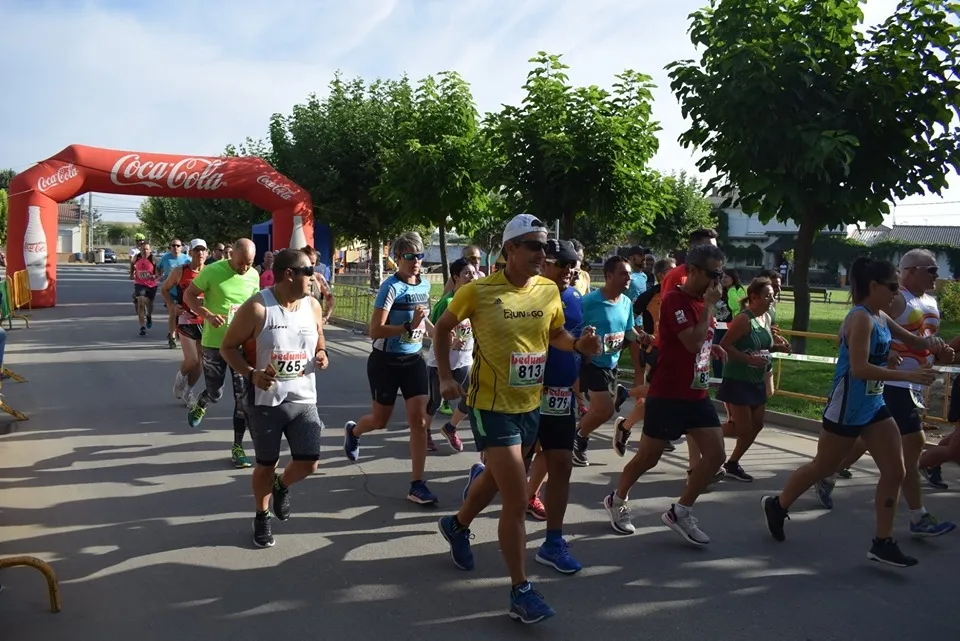 Foto 10 - Diego Fern&aacute;ndez y Elena Holguera vencen en la VIII Carrera Virgen de la Vega de Villoria