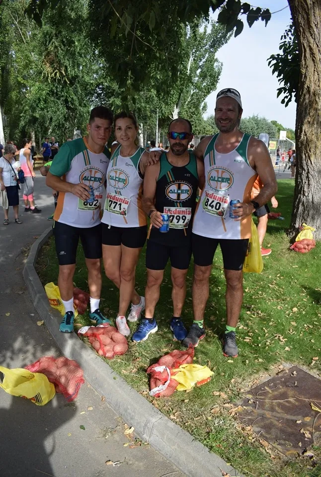 Foto 7 - Diego Fern&aacute;ndez y Elena Holguera vencen en la VIII Carrera Virgen de la Vega de Villoria