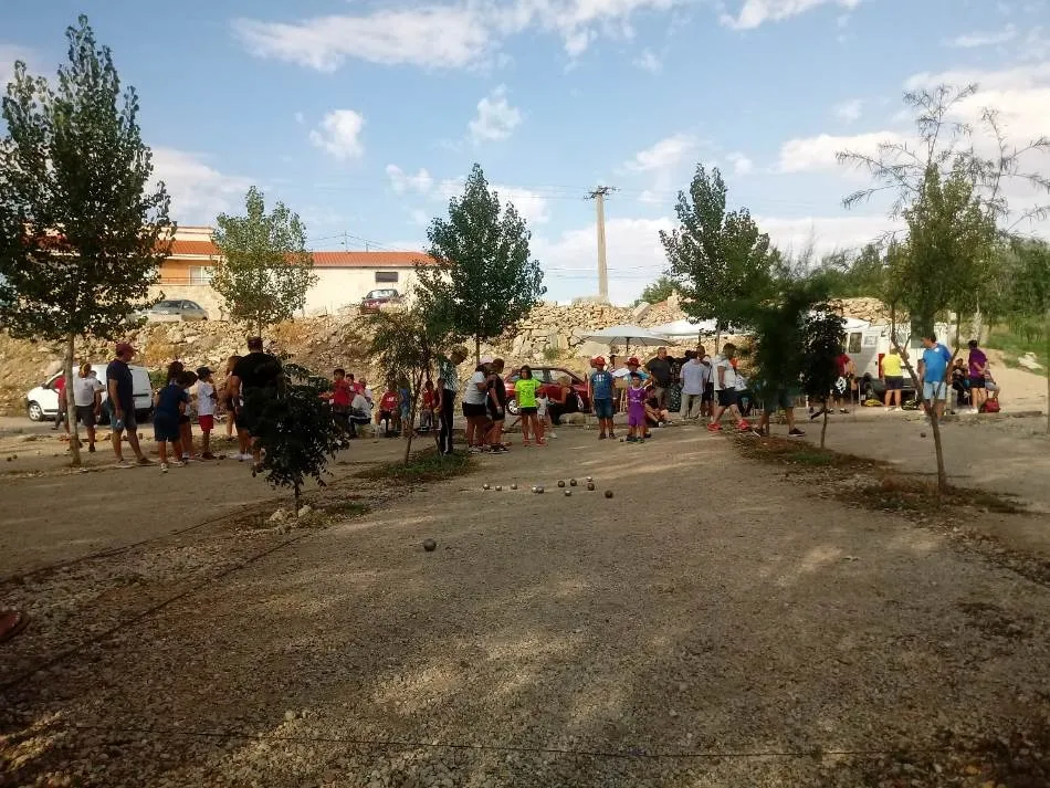 Foto 2 - Lecciones de petanca para ni&ntilde;os y j&oacute;venes en Valverd&oacute;n