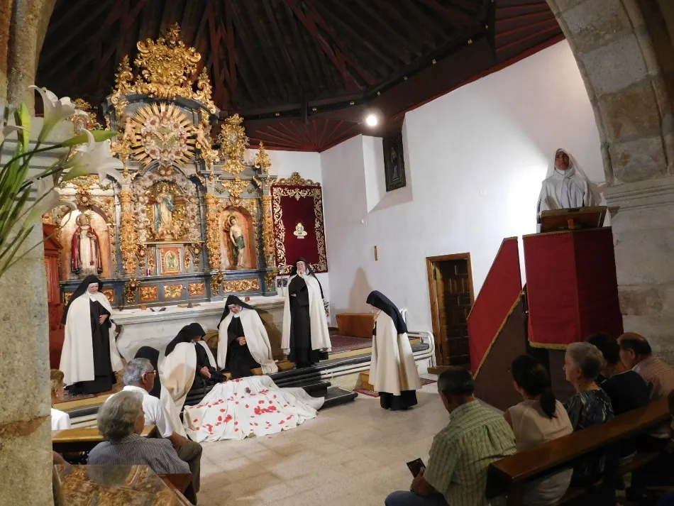 Foto 3 - Arapiles se vuelca con el grupo Lazarillo de Tormes y su obra sobre Santa Teresa