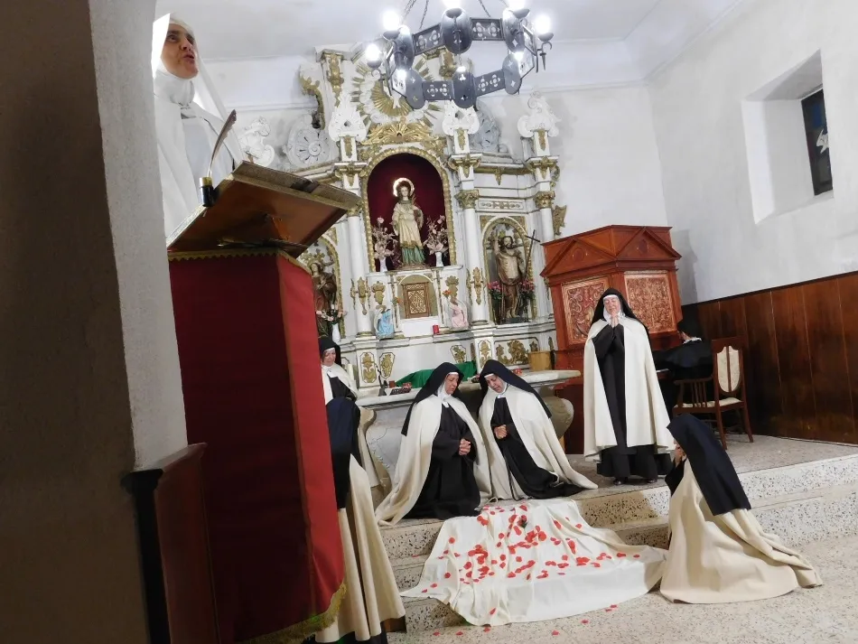 Foto 5 - La iglesia de Las Torres acoge la 265&ordf; representaci&oacute;n de &lsquo;Teresa&nbsp;la jardinera de la luz&rsquo;