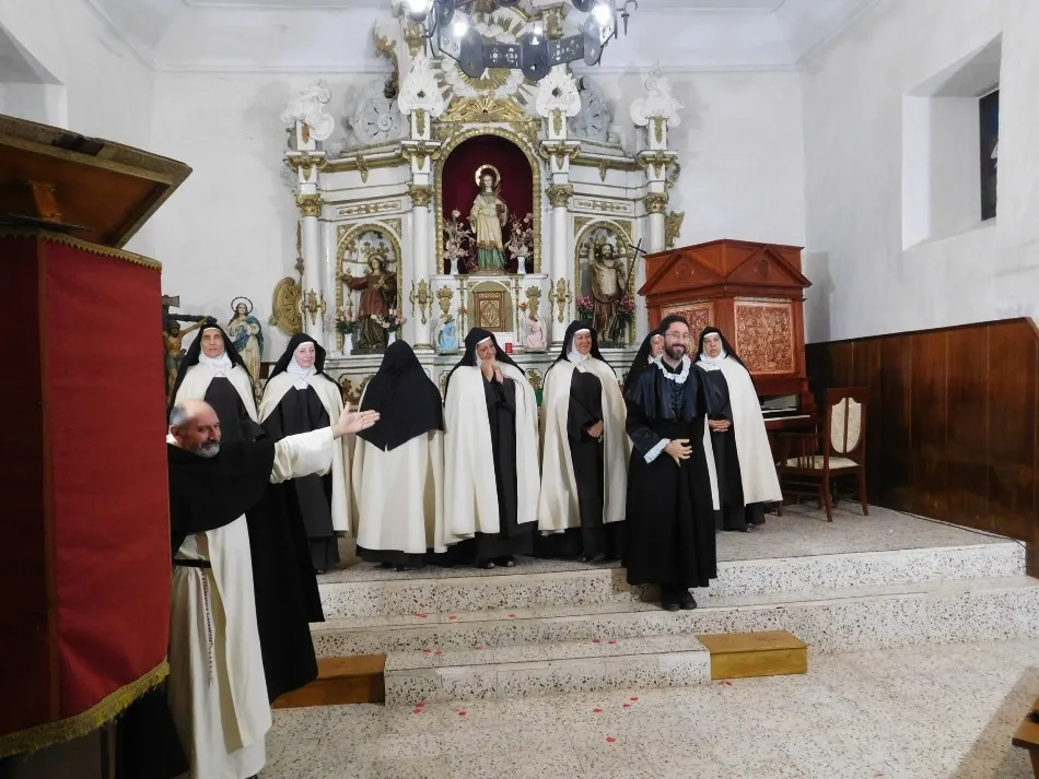 Foto 3 - La iglesia de Las Torres acoge la 265&ordf; representaci&oacute;n de &lsquo;Teresa&nbsp;la jardinera de la luz&rsquo;