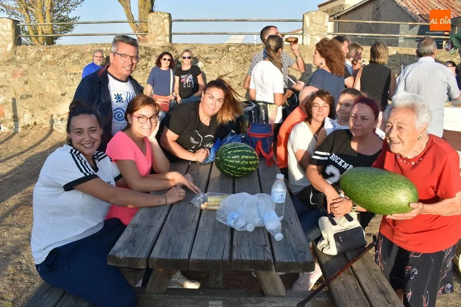 Foto 2 - La Romer&iacute;a de la Sand&iacute;a cierra las fiestas en honor a la Virgen de Otero  