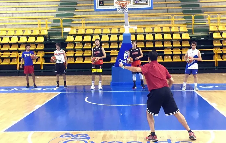 Entrenamiento de la Usal - La Antigua dirigido por Avelino García