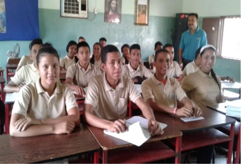 Foto 3 - El viaje solidario de Salamanca al Colegio Fe y Alegr&iacute;a Campo Mata de Venezuela  