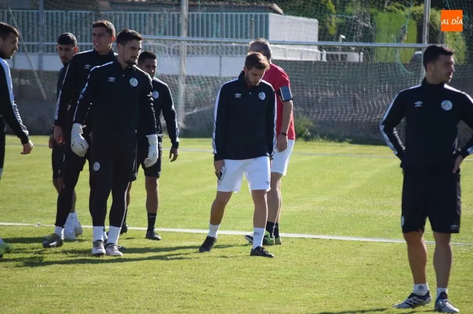 Foto 10 - El Salamanca UDS se pone a tono para mantener el liderato frente al Real Uni&oacute;n