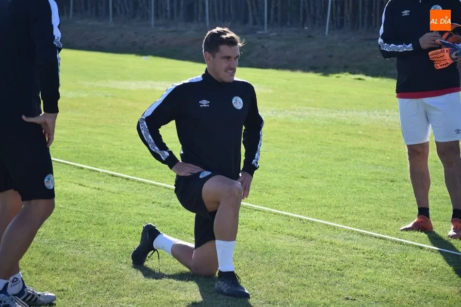 Foto 6 - El Salamanca UDS se pone a tono para mantener el liderato frente al Real Uni&oacute;n