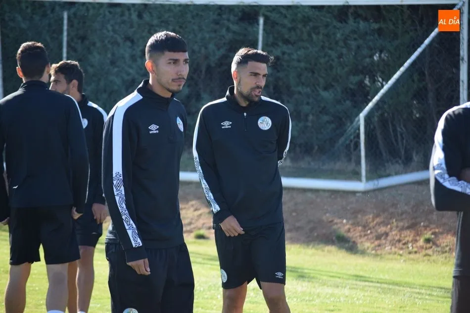 Foto 5 - El Salamanca UDS se pone a tono para mantener el liderato frente al Real Uni&oacute;n