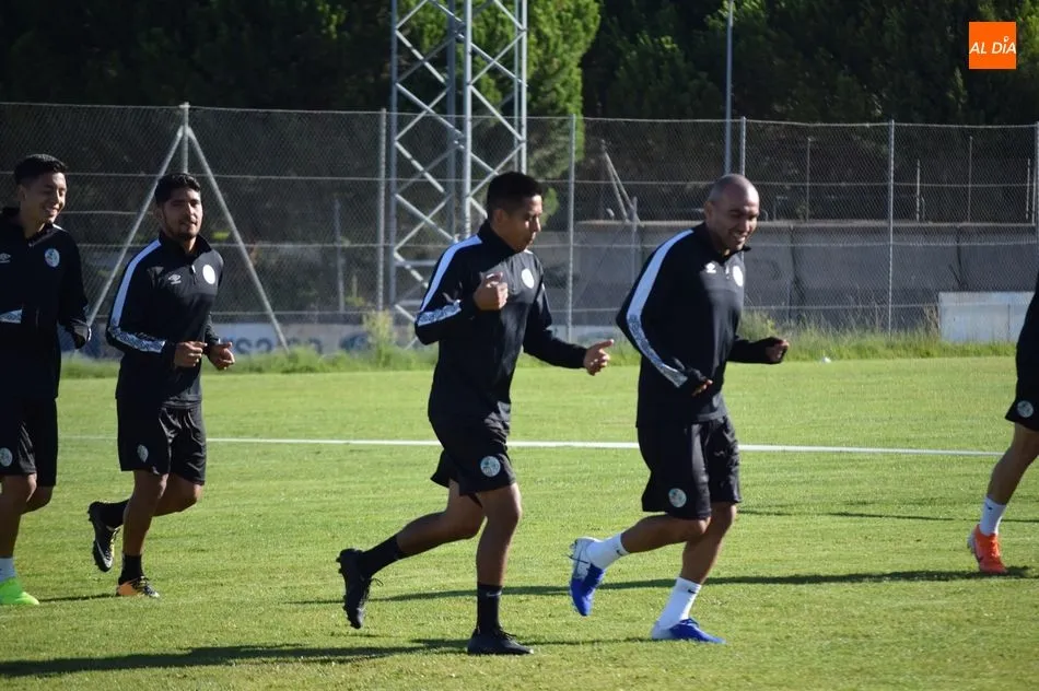 Foto 3 - El Salamanca UDS se pone a tono para mantener el liderato frente al Real Uni&oacute;n