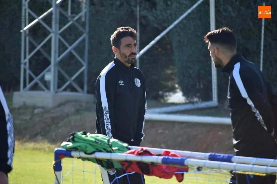 Foto 2 - El Salamanca UDS se pone a tono para mantener el liderato frente al Real Uni&oacute;n