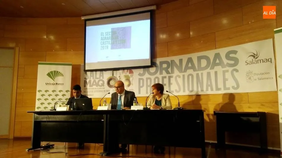Presentación de este informe de Unicaja en la Feria Salamaq. Foto de Lydia González