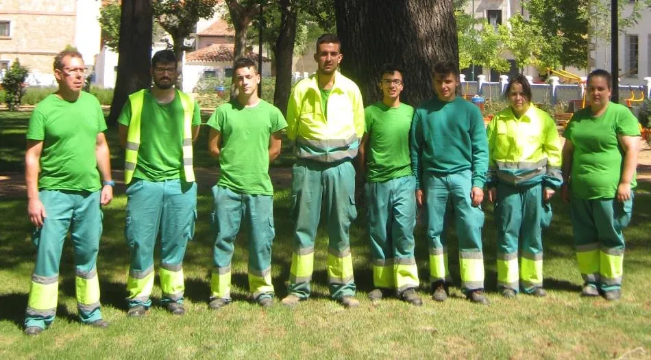 Siete jóvenes desempleados toman parte en la acción ‘Ciudad Rodrigo en verde’  