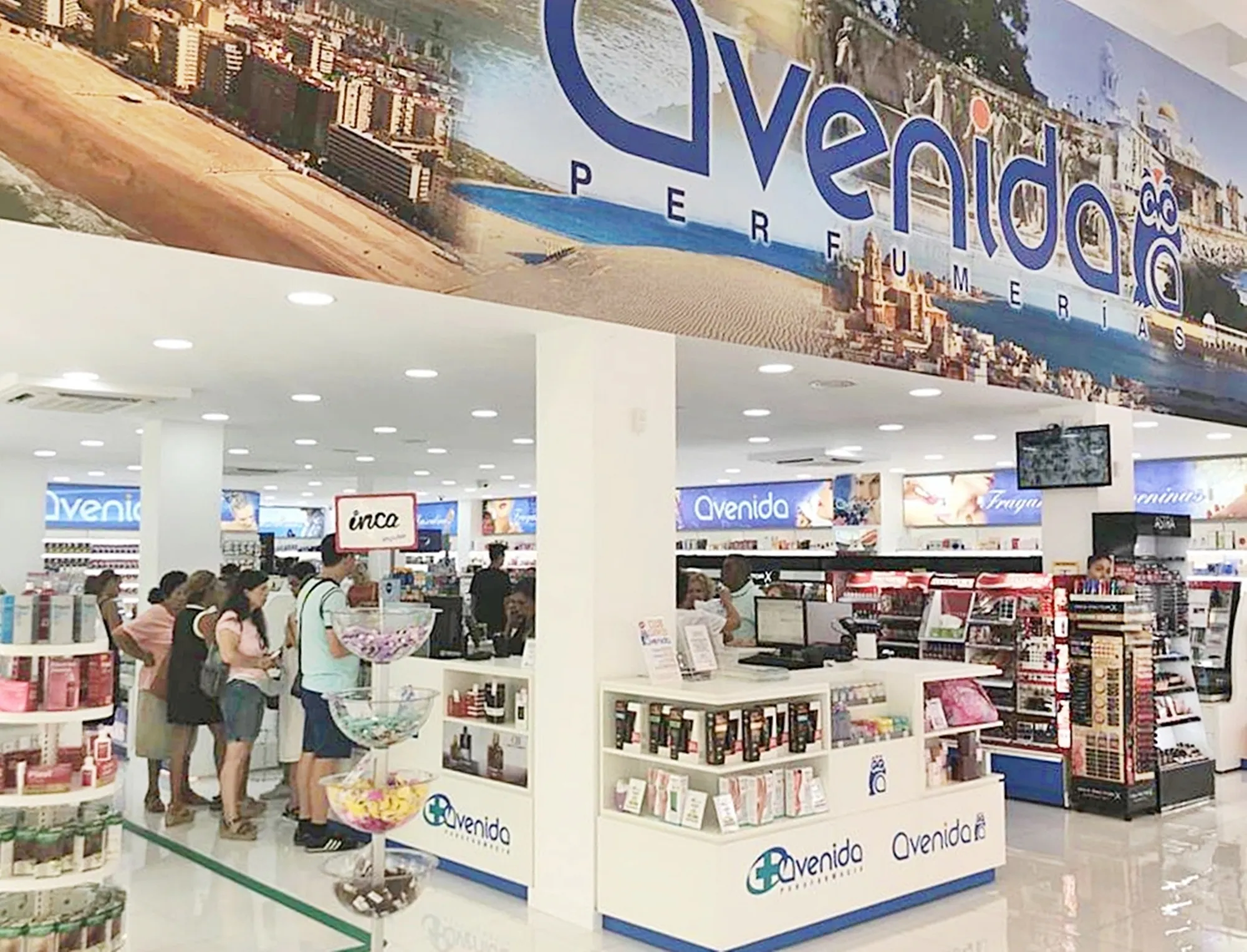 Foto 4 - Perfumer&iacute;as Avenida inaugura dos tiendas en La Coru&ntilde;a y C&aacute;diz