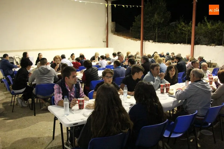 Foto 2 - Una pancetada abre las fiestas en honor a la Virgen del Rosario de Fuenteliante  