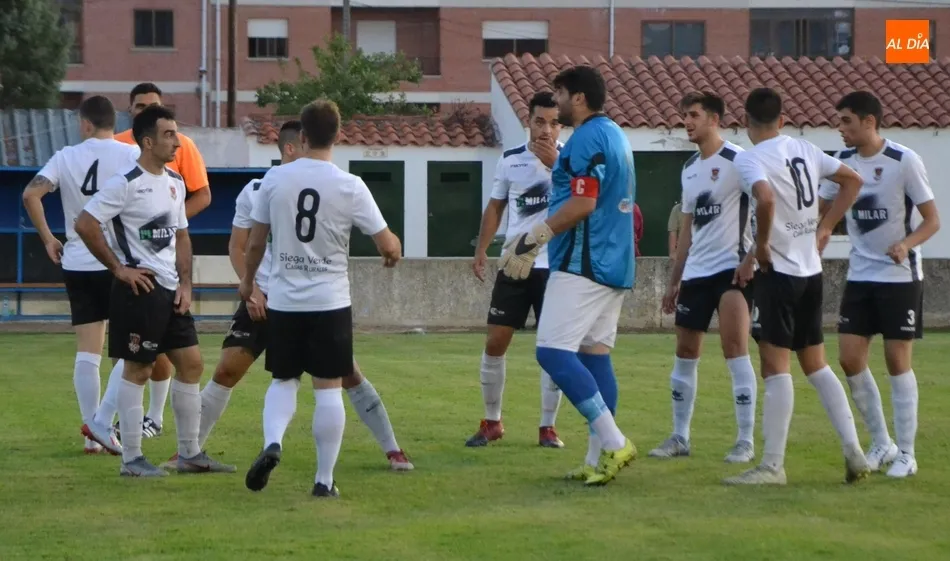 Dos hijos pródigos retornan al Ciudad Rodrigo para aportar el gol que permita soñar con algo...