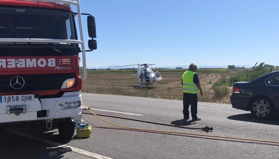 Foto 3 - Dos hospitalizados tras un accidente de tr&aacute;fico en Calvarrasa de Abajo