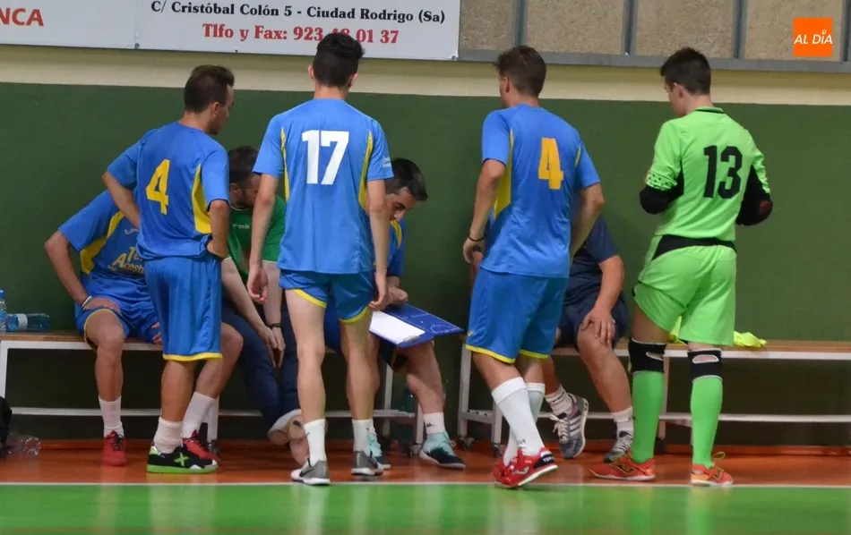 Foto 5 - III Senior y Mir&oacute;briga Futsal firman tablas en un derby para ir cogiendo ritmo  
