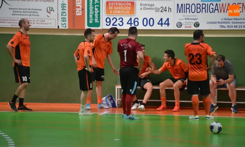 Foto 4 - III Senior y Mir&oacute;briga Futsal firman tablas en un derby para ir cogiendo ritmo  