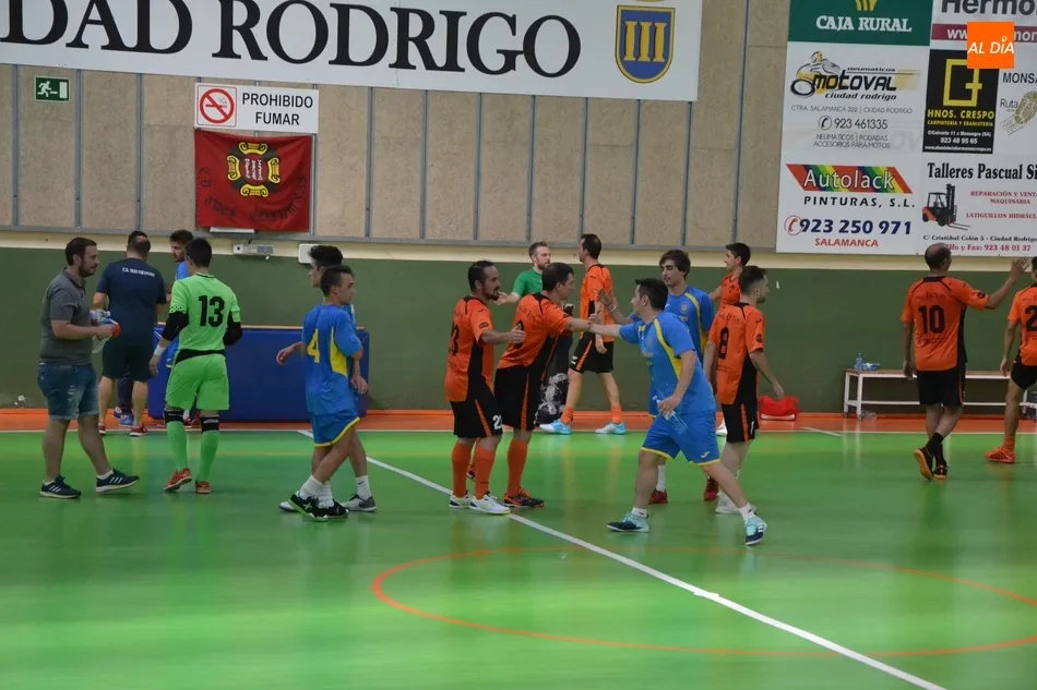 Foto 2 - III Senior y Mir&oacute;briga Futsal firman tablas en un derby para ir cogiendo ritmo  