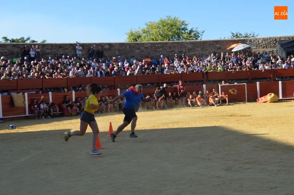 Foto 4 - La juventud de las pe&ntilde;as pone la nota de color y un soplo de aire fresco en Humor Amarillo