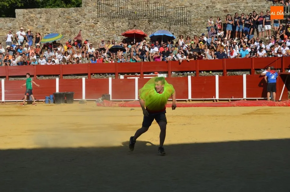 Foto 2 - La juventud de las pe&ntilde;as pone la nota de color y un soplo de aire fresco en Humor Amarillo