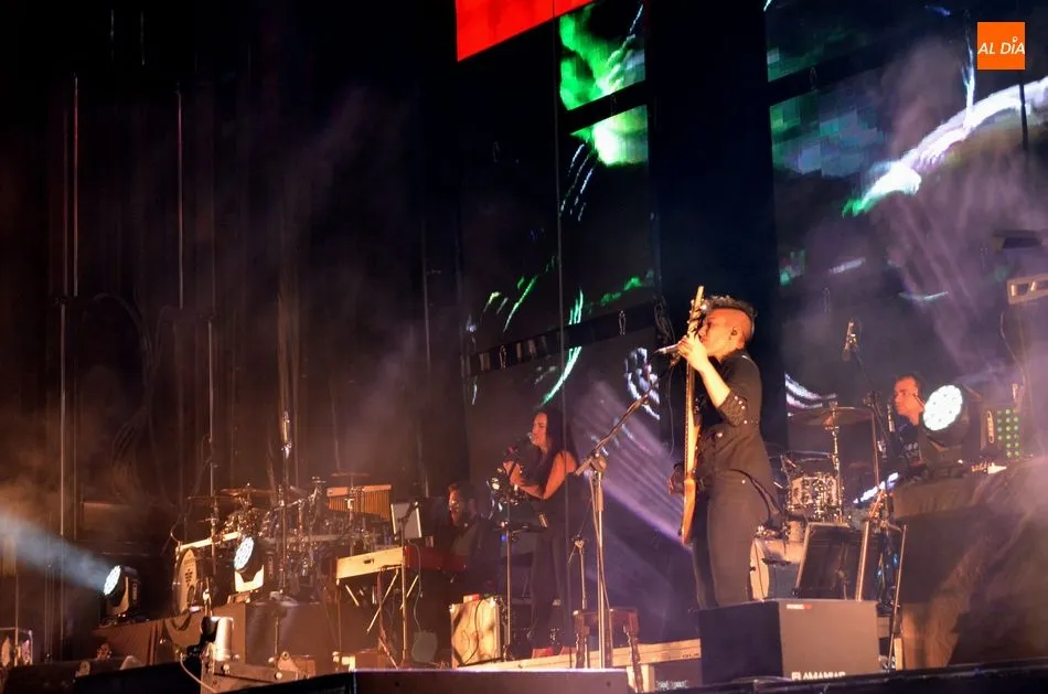 Foto 7 - El p&uacute;blico entregado en el concierto &lsquo;500 Noches&rsquo; Tributo a Joaqu&iacute;n Sabina