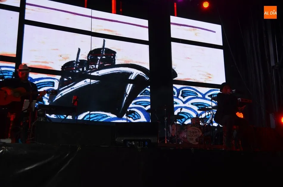 Foto 8 - El p&uacute;blico entregado en el concierto &lsquo;500 Noches&rsquo; Tributo a Joaqu&iacute;n Sabina