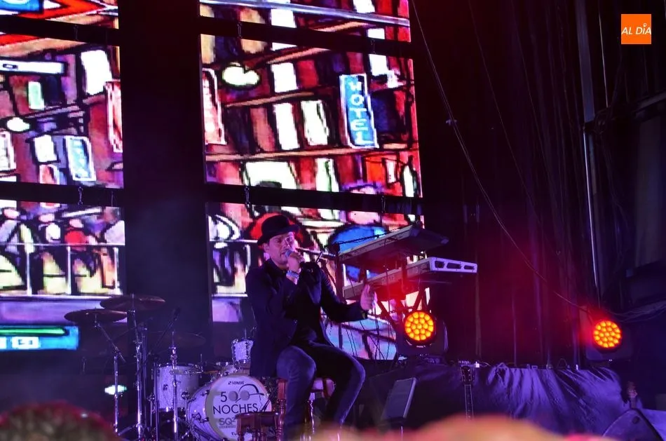 Foto 11 - El p&uacute;blico entregado en el concierto &lsquo;500 Noches&rsquo; Tributo a Joaqu&iacute;n Sabina