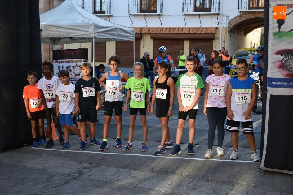 Foto 7 - Ricardo Adrados y Lourdes Lobato ganan la III Carrera Nocturna de Alba de Tormes  