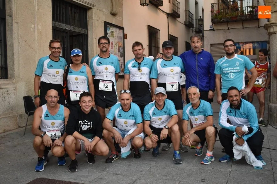 Foto 2 - Ricardo Adrados y Lourdes Lobato ganan la III Carrera Nocturna de Alba de Tormes  