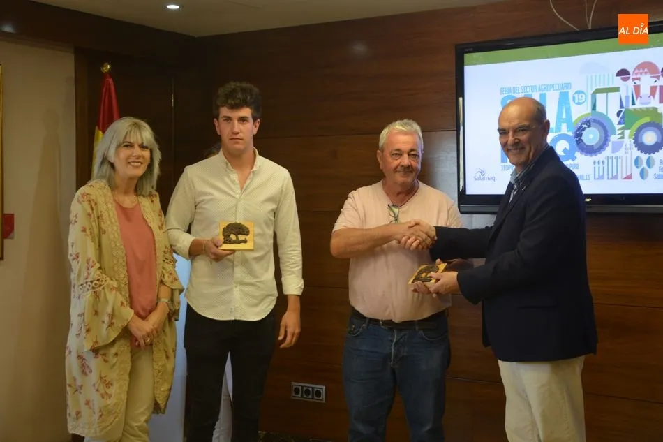 Foto 10 - Entrega de premios de los concursos de ganado ovino y porcino&nbsp;